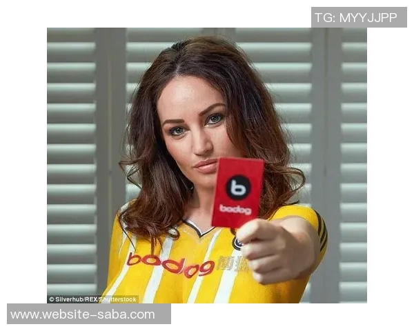 足球人体彩绘艺术展现运动之美与创意激情的完美结合 足球人体彩绘艺术展现运动之美与创意激情的完美结合